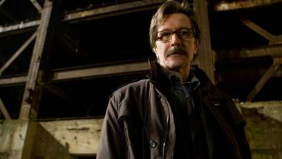 Spoiler: This is why Commissioner Gordon hasn’t been cast in ‘Batman v Superman’ yet