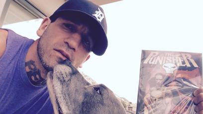 Jon Bernthal poses with Punisher comic to celebrate ‘Daredevil’ casting