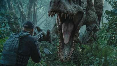 ‘Jurassic World’ takes a bite out of ‘The Avengers’ to become #3 highest grossing movie ever