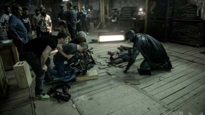 Batman takes out a thug in epic new ‘Batman v Superman’ images