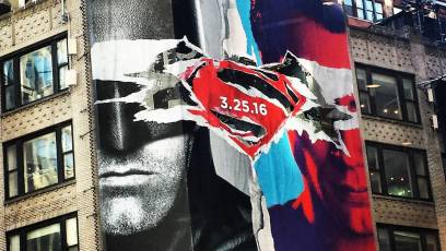 There’s a giant ‘Batman v Superman’ banner hanging in NYC