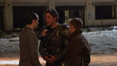 New scenes revealed in ‘Batman v Superman’ behind-the-scenes footage