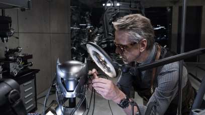 Jeremy Irons confirms Alfred will be back for ‘Justice League’