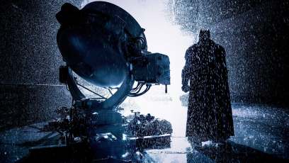 This ‘Batman v Superman’ photo will be your new desktop wallpaper