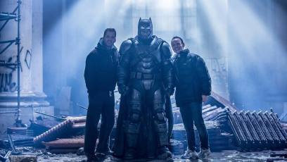 Ben Affleck and Zack Snyder share a smile in new ‘Batman v Superman’ photo