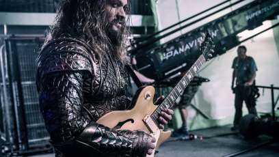 Zack Snyder shares photo of Jason Momoa as Aquaman on set of ‘Justice League’