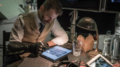 Batman News #24: Batman gets tactical, Deathstroke has a date with the Justice League