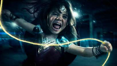 Dad spends $1,500 on 3-year-old’s ‘Wonder Woman’ costume; uses Photoshop to put her in the movie