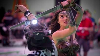 Gal Gadot shares new Wonder Woman photo from ‘Batman v Superman’
