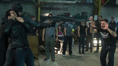 New images and interview details the epic warehouse fight from ‘Batman v Superman’