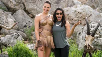 New photo of Gal Gadot on the set of ‘Wonder Woman’