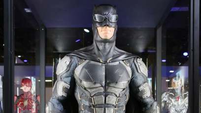 Get up close with Batman’s new ‘Justice League’ Batsuit