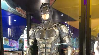 Up close with the ‘Justice League’ costumes and Batmobile at Comic-Con
