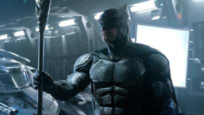 New photos of Ben Affleck as Batman and the ‘Justice League’ cast ahead of their China tour