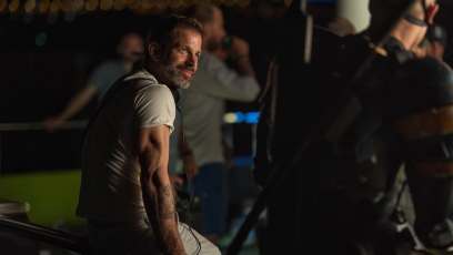 Zack Snyder hangs out with Deathstroke in new ‘Justice League’ set photo