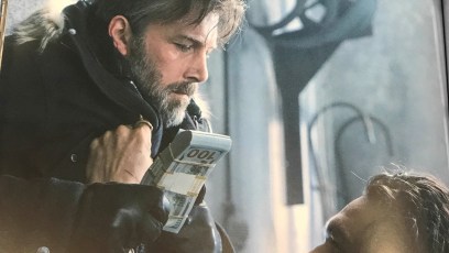 Bruce Wayne bribes Aquaman with actual money in ‘Justice League’ deleted scene