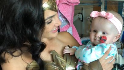 Gal Gadot visits children’s hospital in her ‘Wonder Woman 1984’ costume