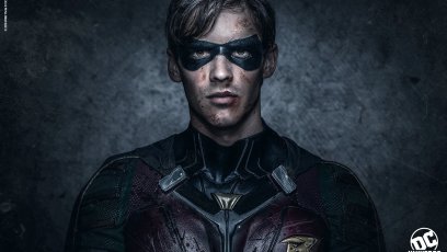 Robin is bloody and bruised in new ‘Titans’ photo